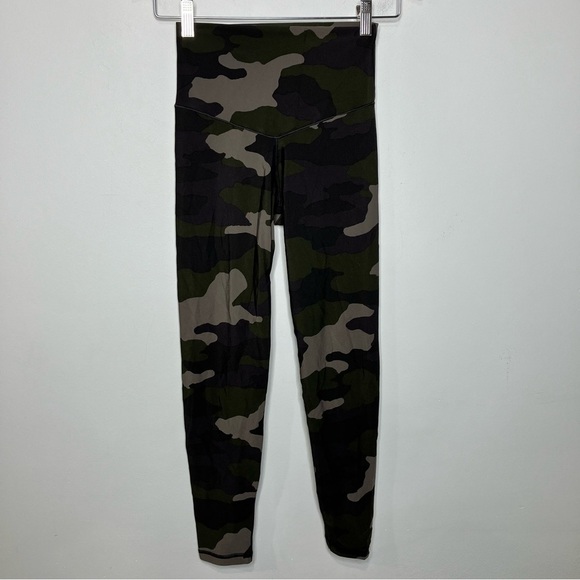 Offline by Aerie Real Me 7/8 leggings hi-rise camo size medium - Picture 1 of 5